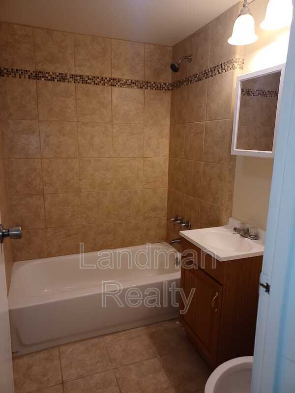 Building Photo - 616 Montclair St