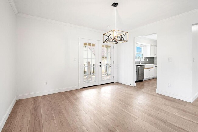 Building Photo - 39 Groton Dr