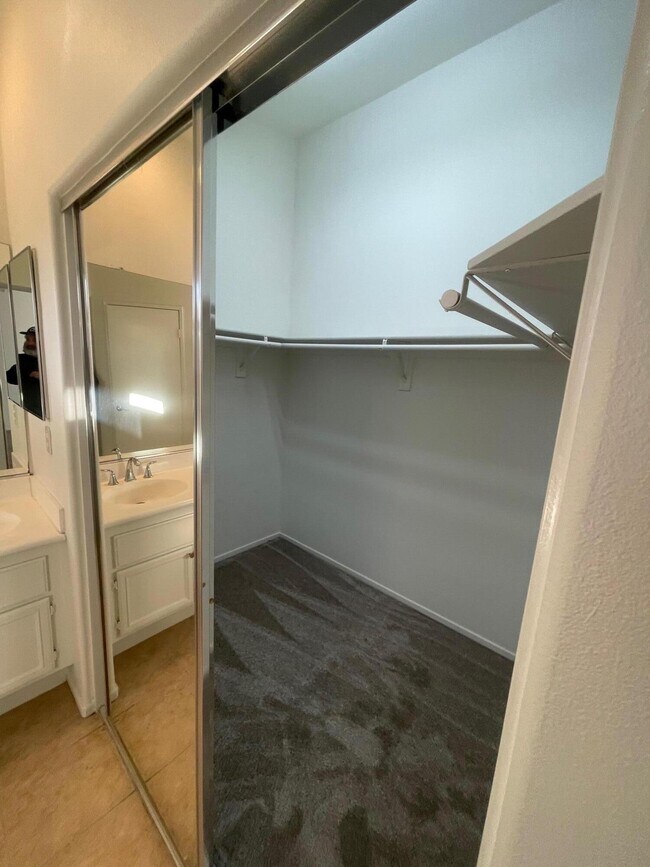 Building Photo - 47537 Calle Diamante