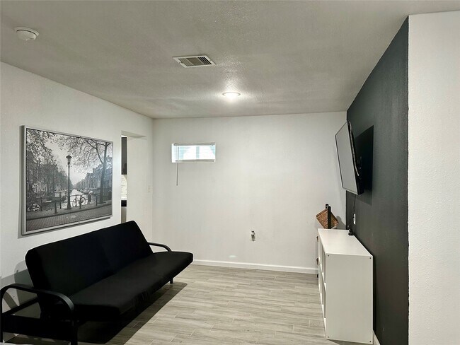 Building Photo - 4802 Elser St