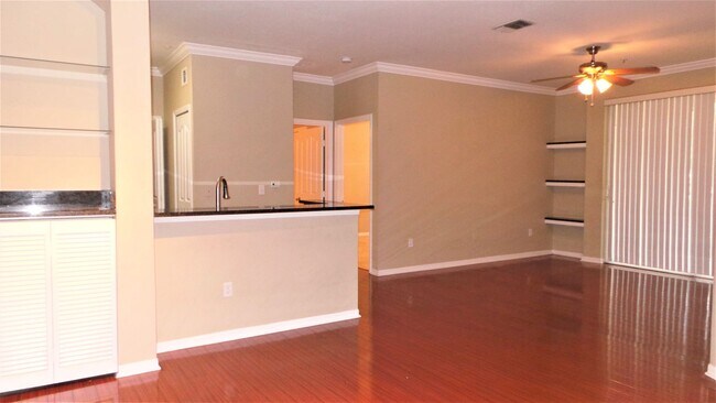 Building Photo - Beautiful 2/2 Ground Floor Condo in Gated Bella Terra Community-Orlando!
