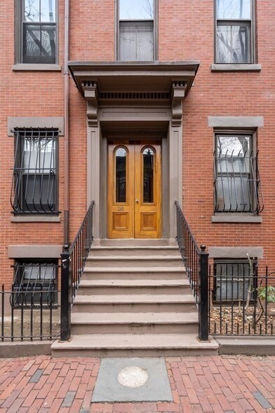 Building Photo - 26 E Springfield St