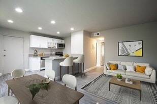 Building Photo - Zona Verde