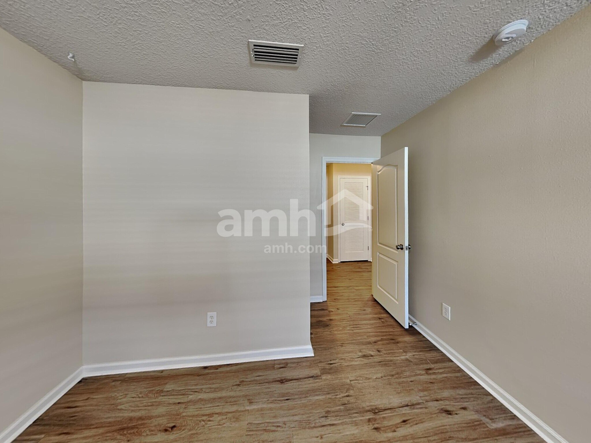 Building Photo - 1433 Heather Ct