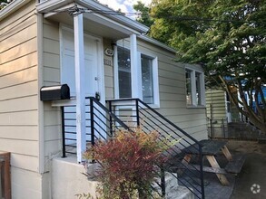 Building Photo - YUNG DUPLEX
