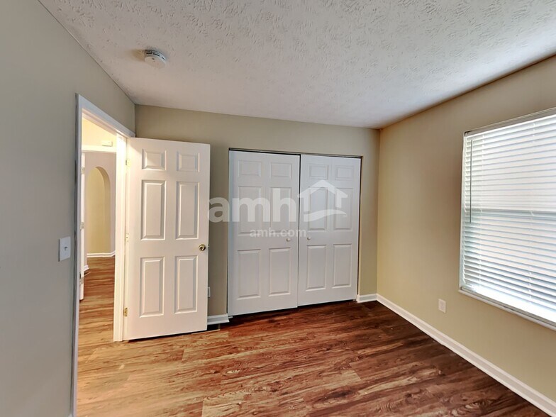 Building Photo - 1760 Navion Ct