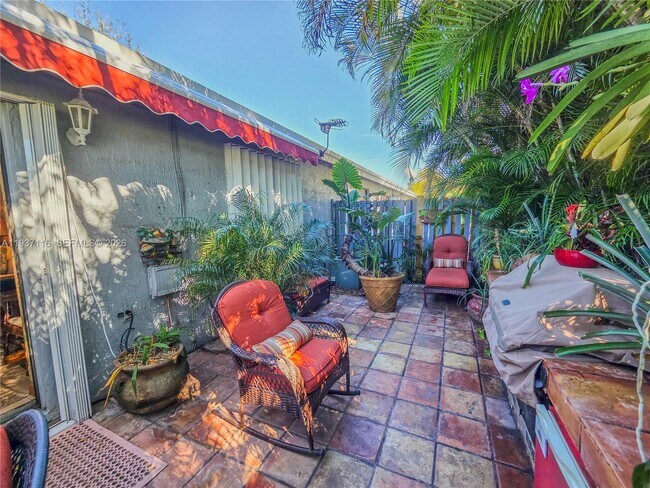 Building Photo - 8044 NW 41 Ct