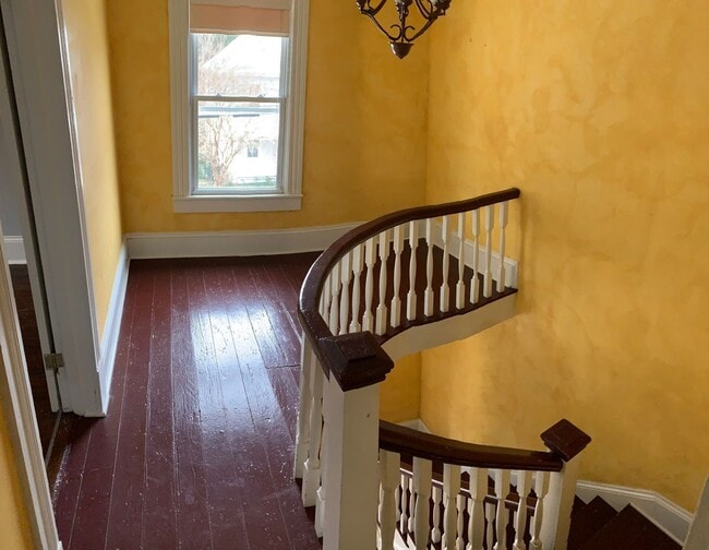 Building Photo - A Wonderful Historic Home in Downtown Wins...
