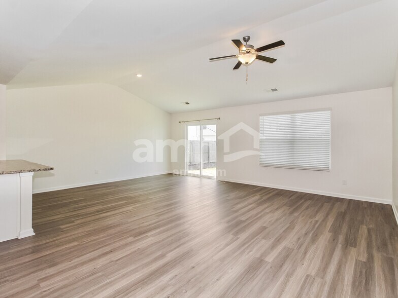 Building Photo - 1341 John Swann St