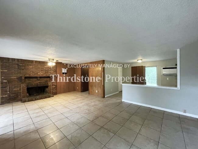 Building Photo - 2912 W 15th St