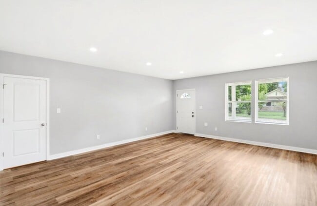 Building Photo - 2018 Rembrandt St