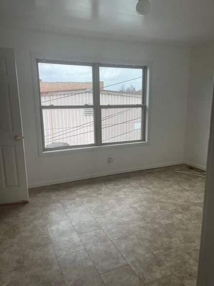 Building Photo - 2312 N Nagle Ave