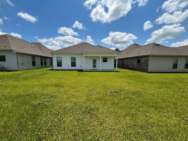 Building Photo - 23388 Mango Dr