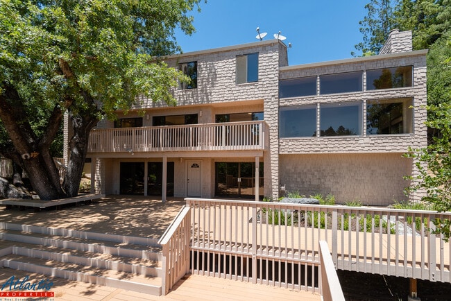 Building Photo - Beautiful Los Gatos Home | Remodeled | Ama...