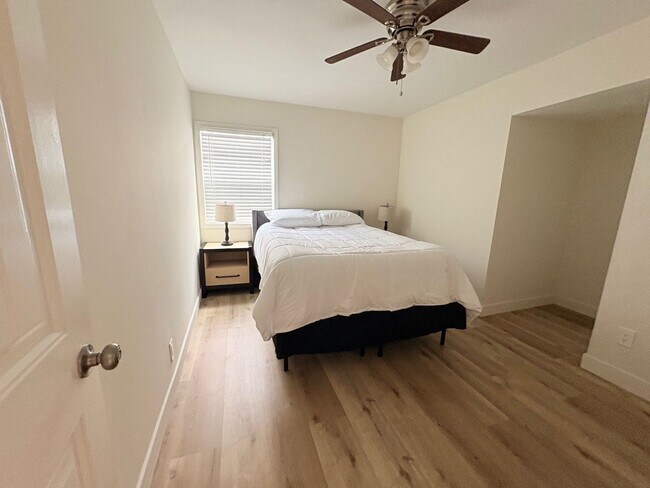 Building Photo - 4 Bedroom 2 Bath House For Rent in City He...