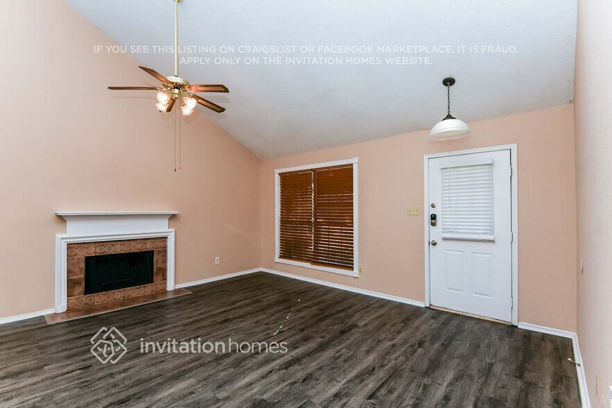 Building Photo - 3805 Waxwing Cir S