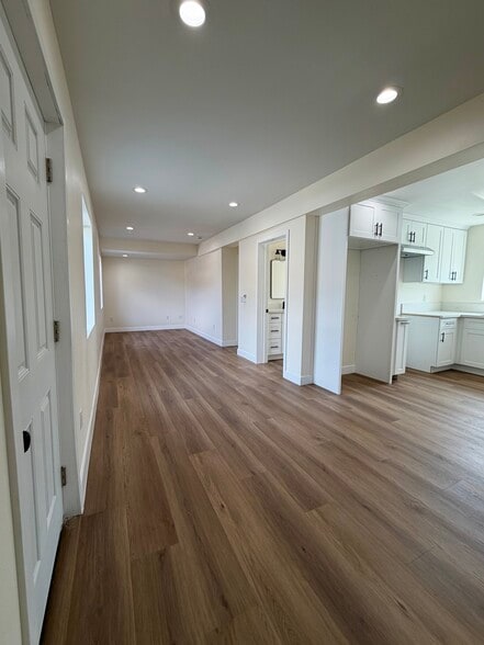 Building Photo - 8965 San Juan Ave