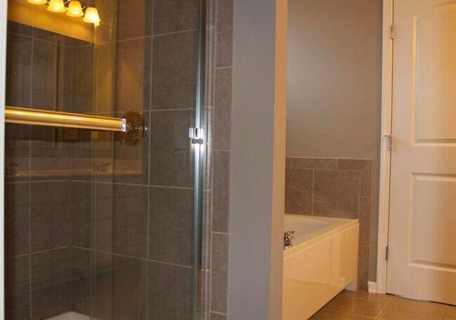 Building Photo - Stunning 3-bedroom, 3.5-bathroom home in Reynoldsburg