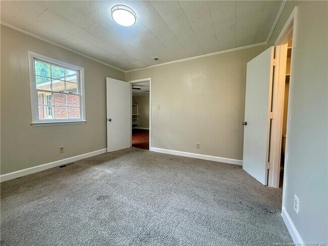 Building Photo - 5325 Trampas Ct