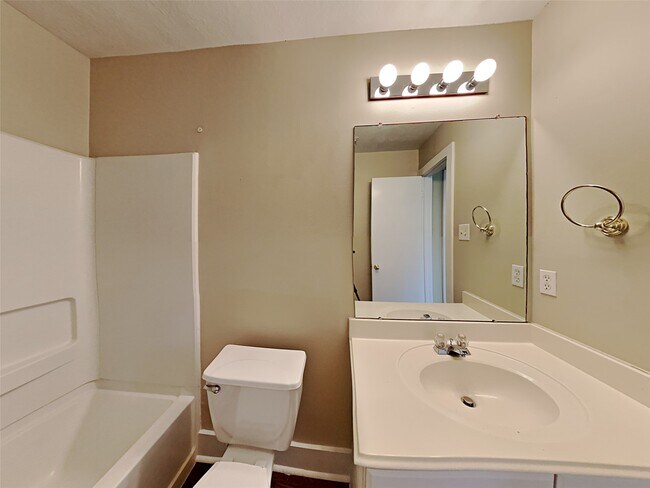 Building Photo - 18722 Atasca Oaks Dr