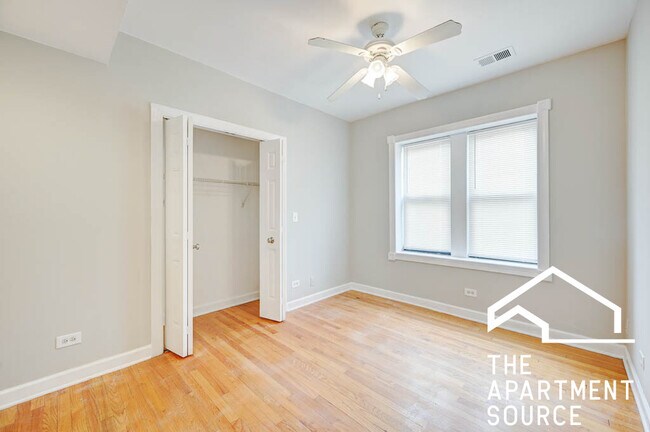 Building Photo - 6442 N Leavitt St