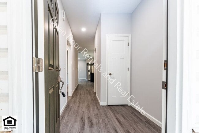 Building Photo - 307 Toledo St