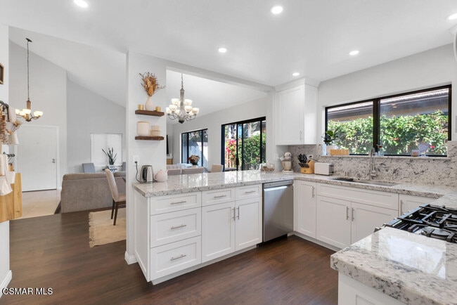 Building Photo - 491 Yorba Linda Pl