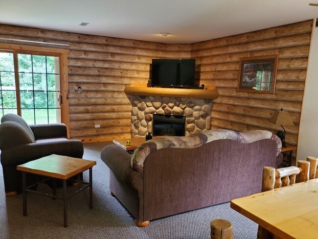 Building Photo - 2643 IL-178