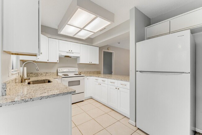 Building Photo - Charming 3-Bedroom, 2-Bath Home in Palm Coast