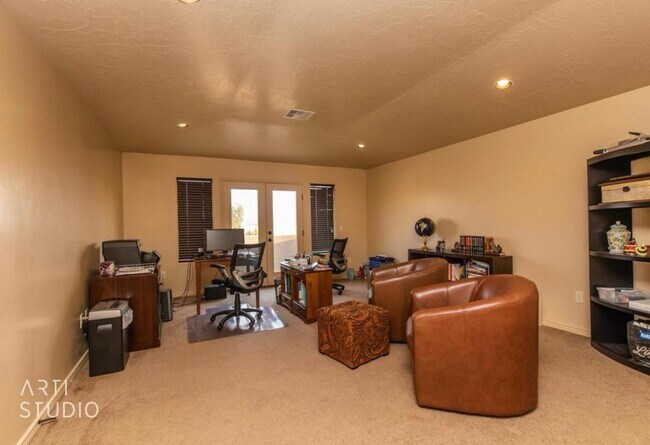 Building Photo - Six-Bedroom Home Includes Casita and RV Parking