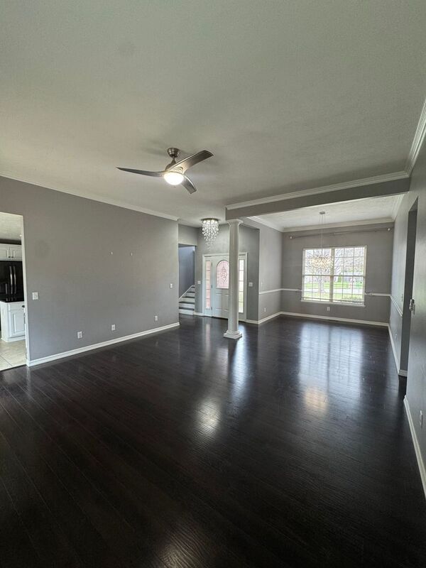 Building Photo - 5545 S Michigan Ave