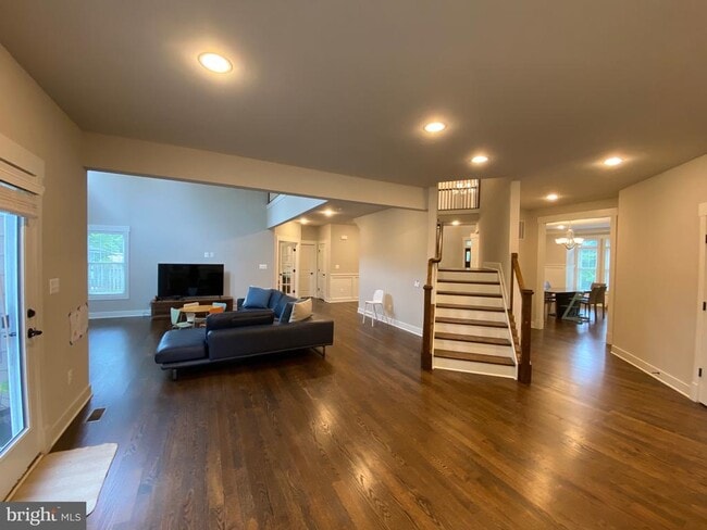 Building Photo - 2233 N Underwood St