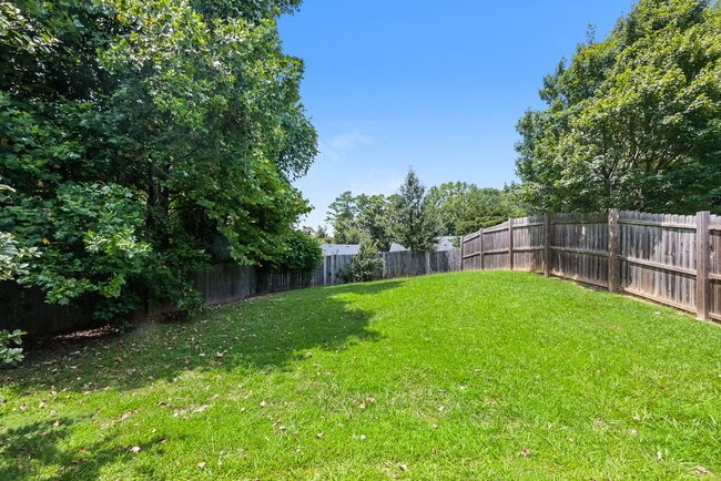 Building Photo - 827 New England Ct