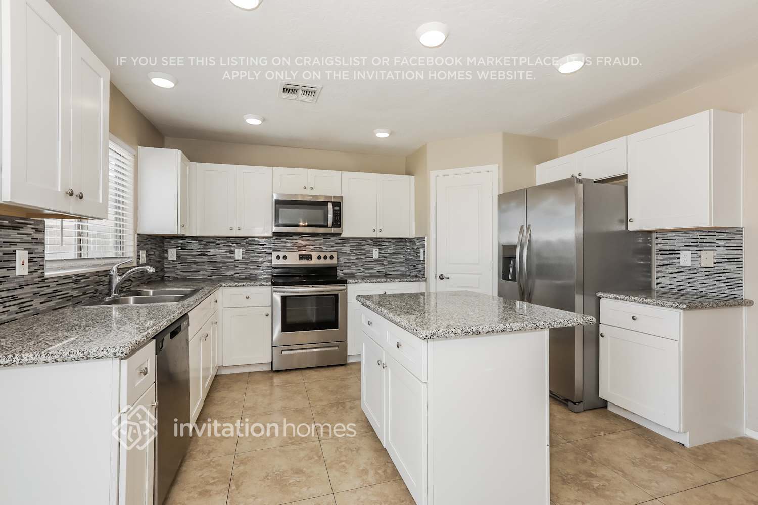 Building Photo - 1818 W Desert Seasons Dr