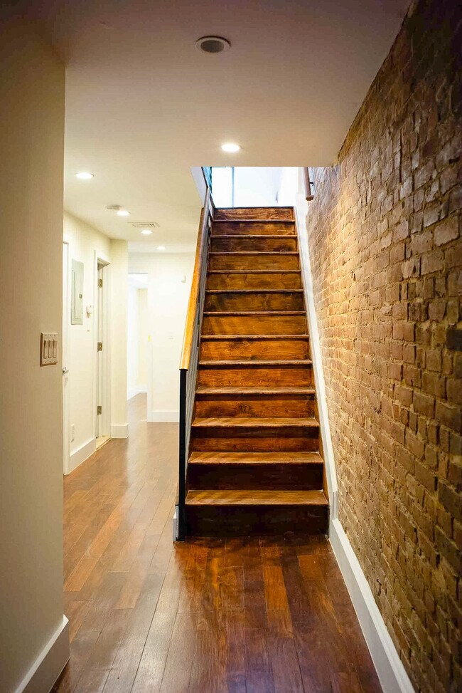 Building Photo - 751 Quincy St