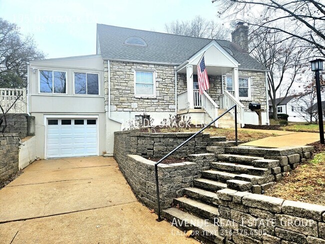 Primary Photo - Charming 3-Bedroom Gem with 2 Full Baths i...