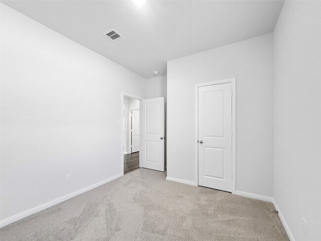 Building Photo - 7518 Thrips Ln