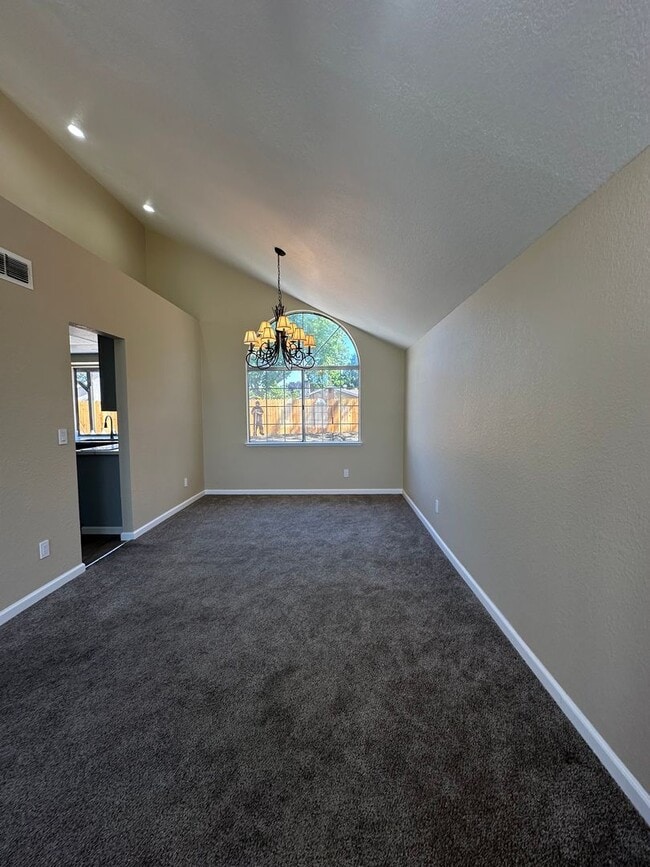 Building Photo - Newly Renovated 3bed 2.5 bath in Vacaville!