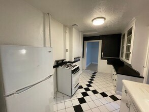 Building Photo - Pet Friendly 2 bedroom Apartment in SLC avenues