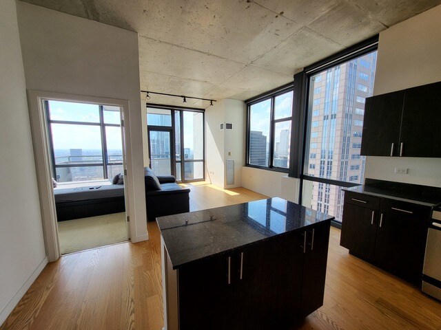 Building Photo - 235 W Van Buren St