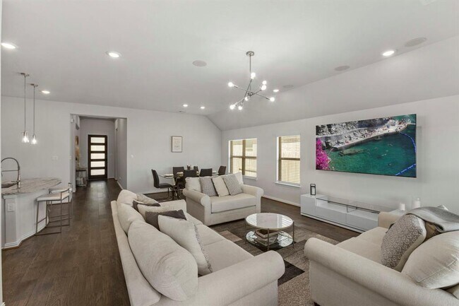 Building Photo - 220 Algaroba Loop