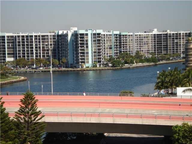 Building Photo - 1817 S Ocean Dr