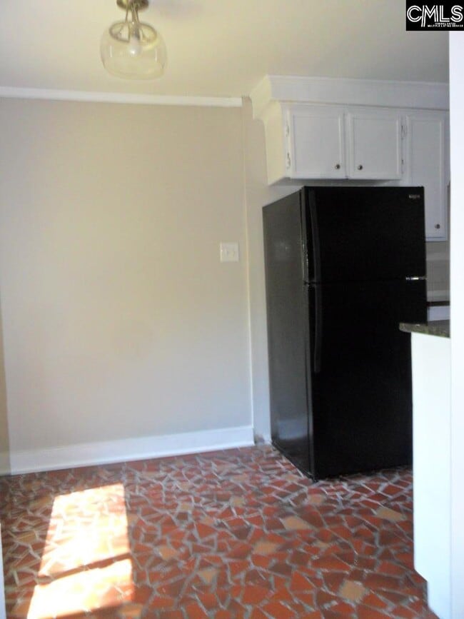Building Photo - 1241b Johnson Ave