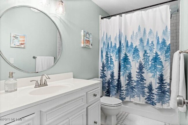 Building Photo - Fully Furnished Single Family Home - Long ...