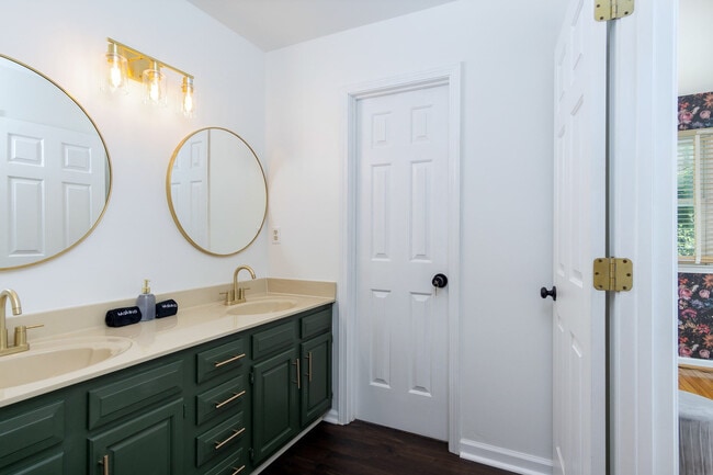 Building Photo - 54 Hyder Ln