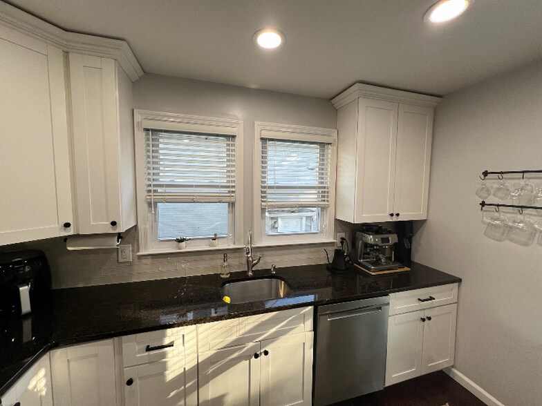 Building Photo - 125 Hamilton St