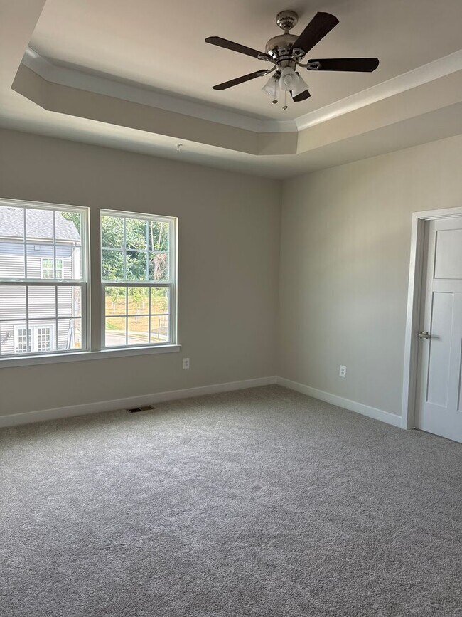 Building Photo - Brand New Build (Never lived in!) END UNIT...