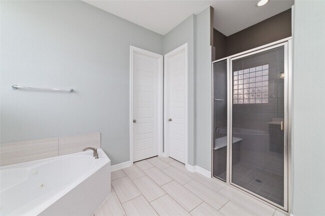 Building Photo - 11106 Wishaw Wy