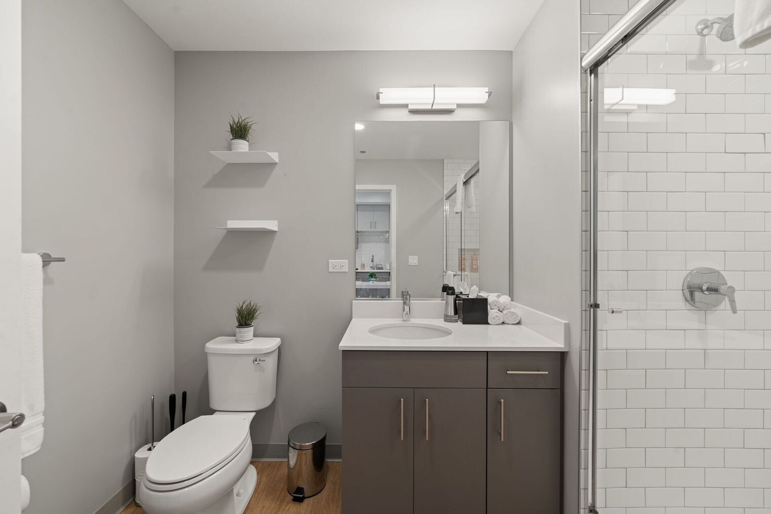 Building Photo - 853 W Blackhawk St