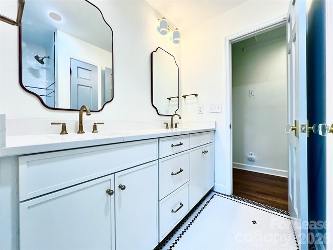 Building Photo - 6414 Greencove Dr